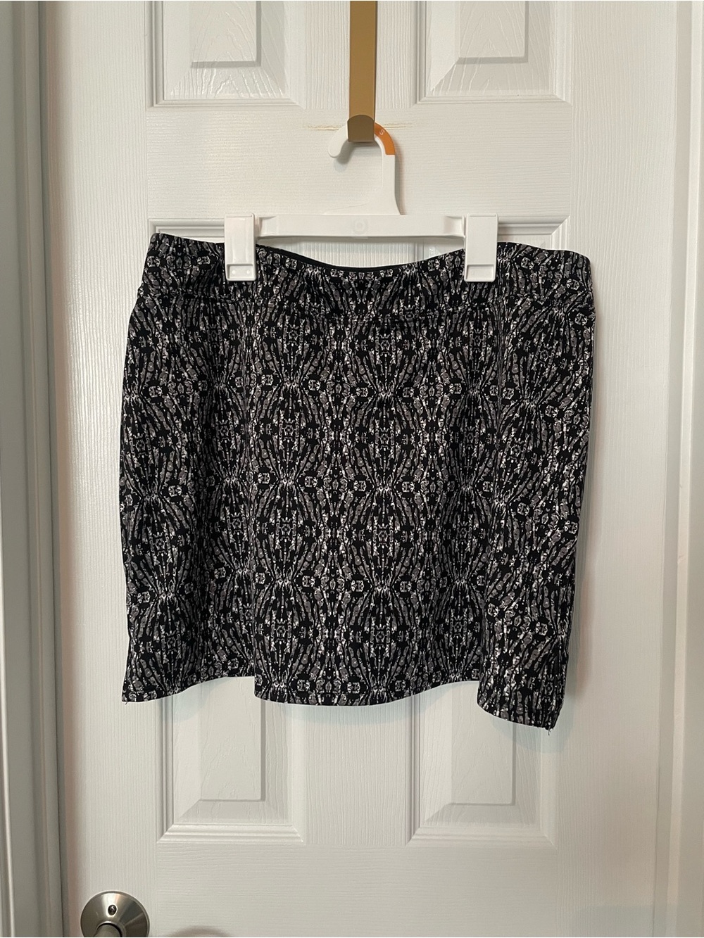 Colorado Clothing Tranquility Everyday Casual Skort Black & White Patterned